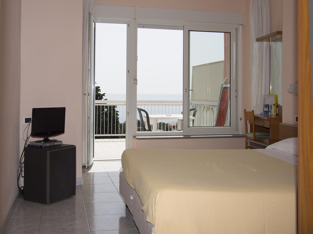 Hotel Cristallo Lerici Esterno foto
